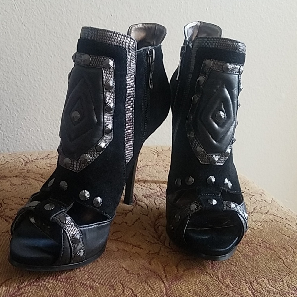 Guess by Marciano black symone boots